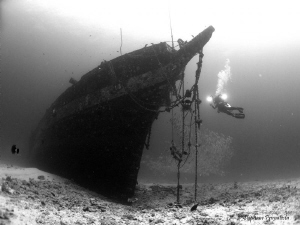 Carthaginian wreck, Lahaina, Maui by Stéphane Primatesta 